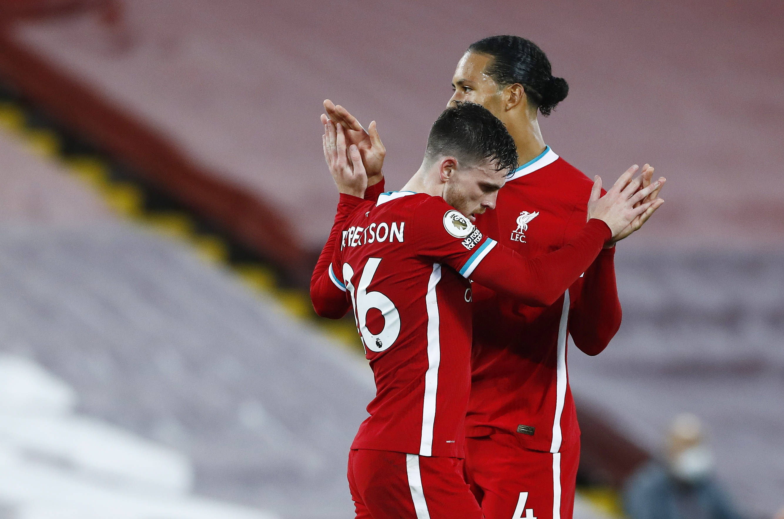 随着大学生 随着大学生